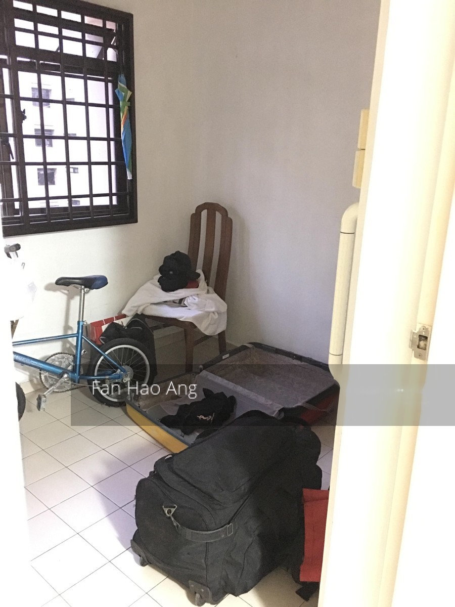 Blk 27 New Upper Changi Road (Bedok), HDB 3 Rooms #130680262